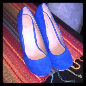 Women’s NEW Aldo Royal blue genuine suede wedges